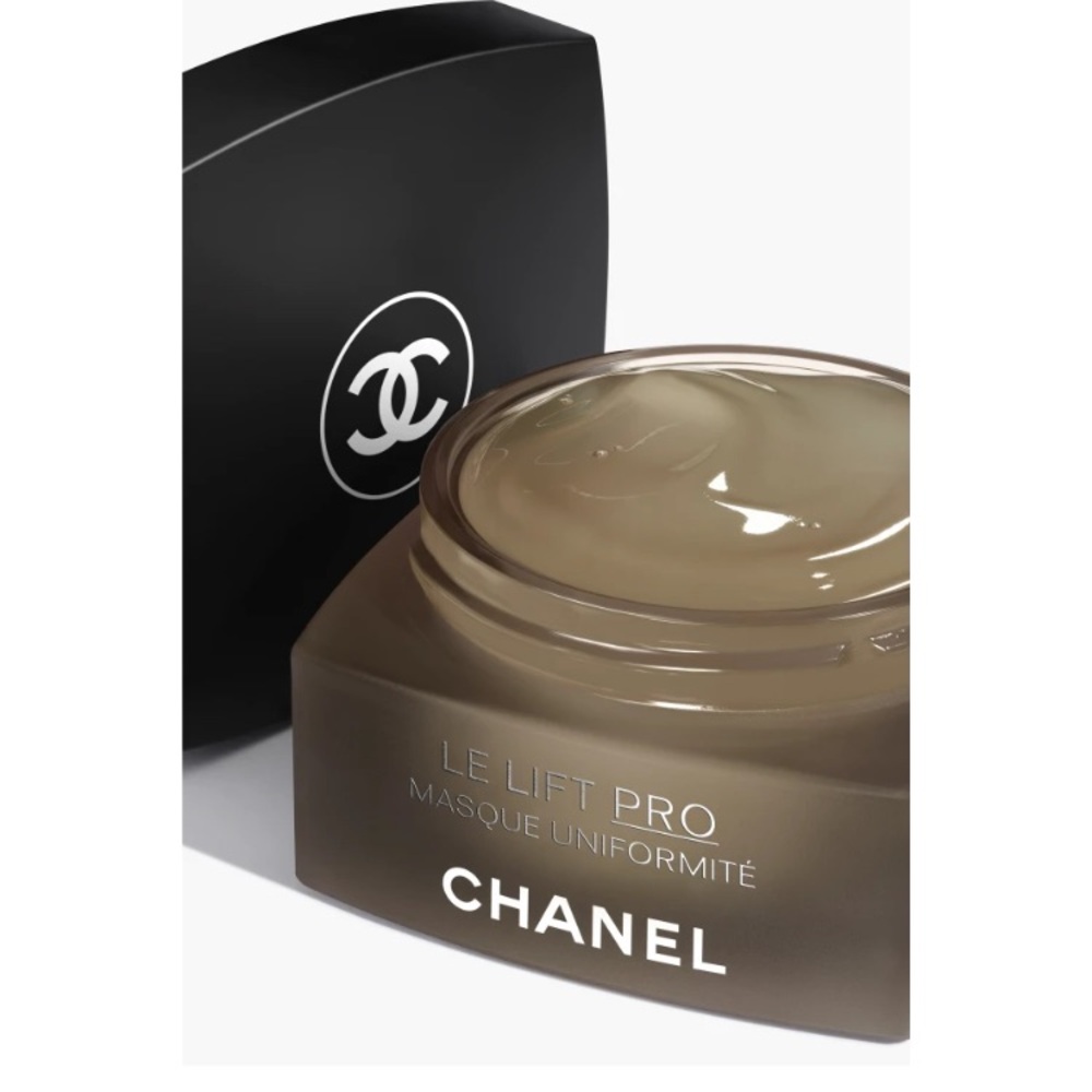 Chanel LE LIFT PRO MASQUE UNIFORMITÉ
SMOOTHS - REDEFINES - EVENS